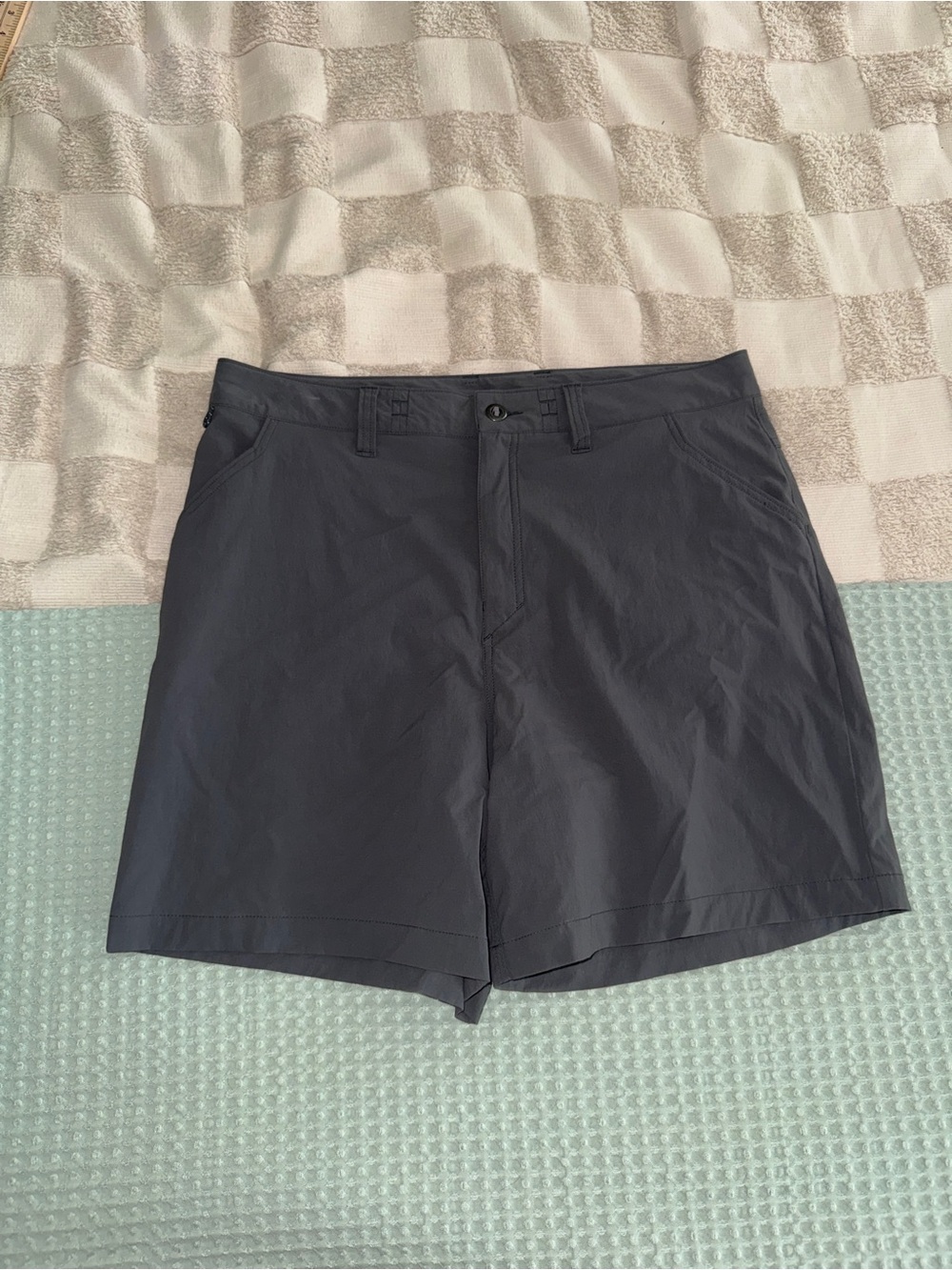 Patagonia Women's Quandary Shorts in the color Forge Grey size 14